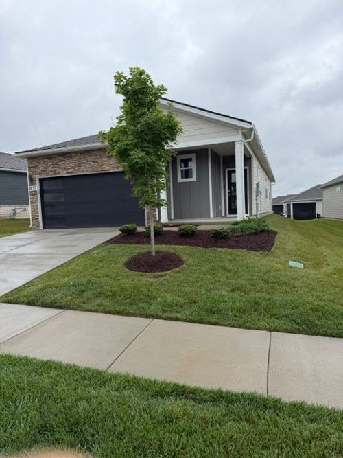 1037 Royal Gorge Pvt Ct, Gallatin, TN, 37066-5154 | Card Image