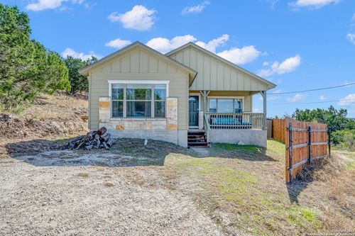 428 Kings Dr, Canyon Lake, TX, 78133-3723 | Card Image