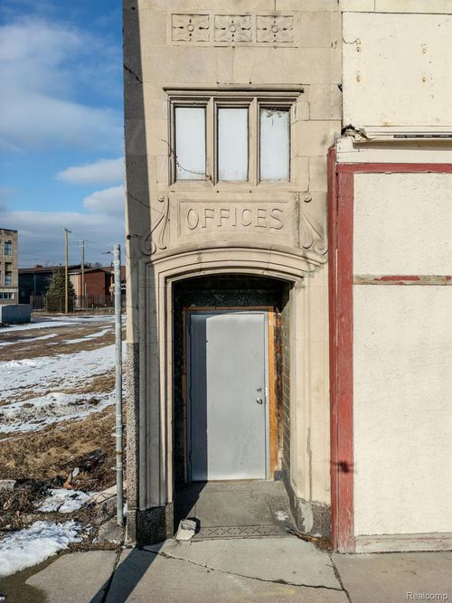 9008 Grand River Ave, Detroit, MI, 48204-2206 | Card Image