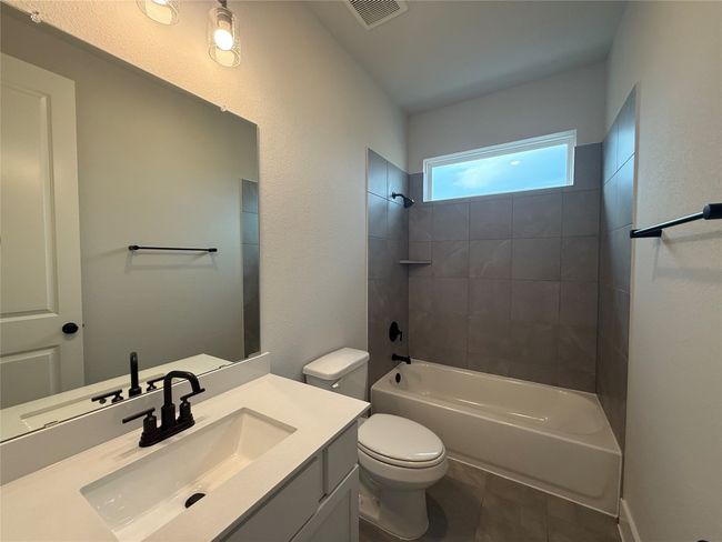Secondary Bath | Image 14