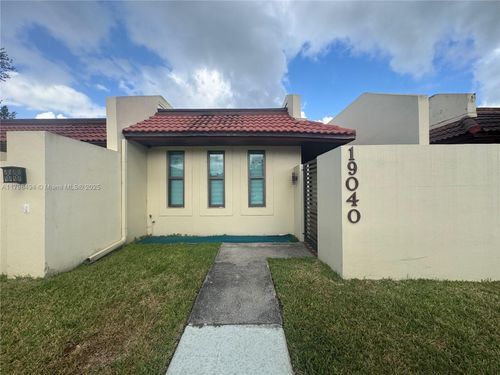 19040 Nw 65th Ct, Hialeah, FL, 33015-4706 | Card Image