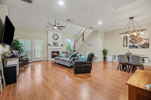 819 Davis Rd, League City, TX, 77573-2824 | Card Image