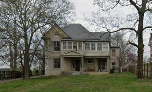700 E 7th St, Hopkinsville, KY, 42240-4111 | Card Image
