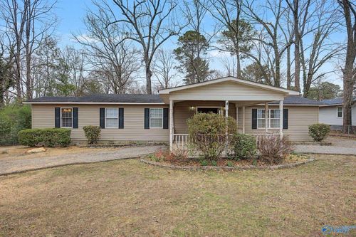 405 Sobotka St Sw, Hartselle, AL, 35640-3925 | Card Image