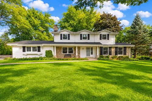 1150 Red Barn Lane, Elm Grove, WI, 53122 | Card Image