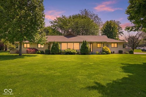 670 Brent Woods Dr, Shelbyville, IN, 46176-9572 | Card Image