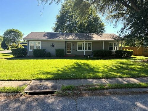 201 2nd St, Colfax, LA, 71417-1803 | Card Image