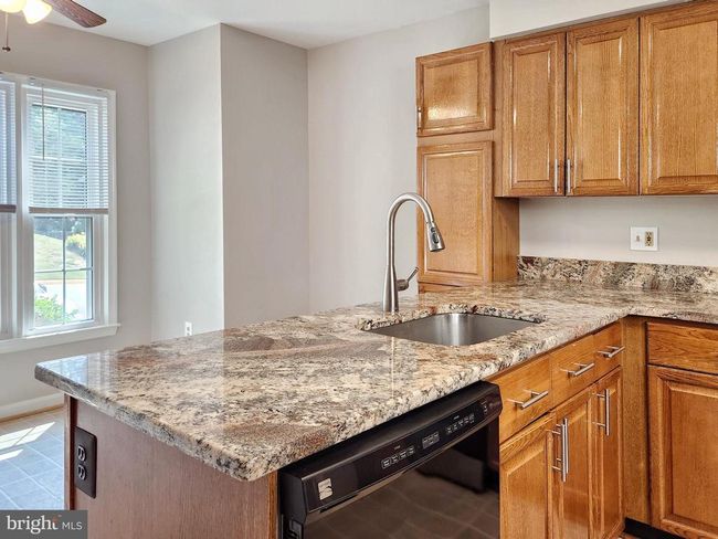 7250 Olde Lantern Way, Townhouse with 3 bedrooms, 4 bathrooms and null parking in SPRINGFIELD VA | Image 17