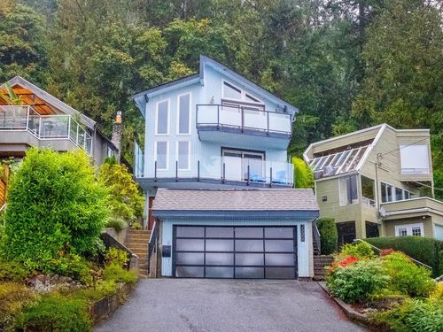 2727 Panorama Dr, North Vancouver, BC, V7G1V7 | Card Image