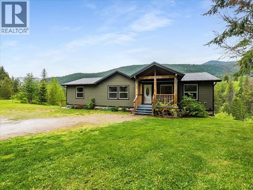 3752 Krestova Cemetery Road, Krestova, BC, V0G1H2 | Card Image