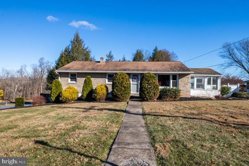 17 King Street, DOUGLASSVILLE, PA, 19518 | Card Image