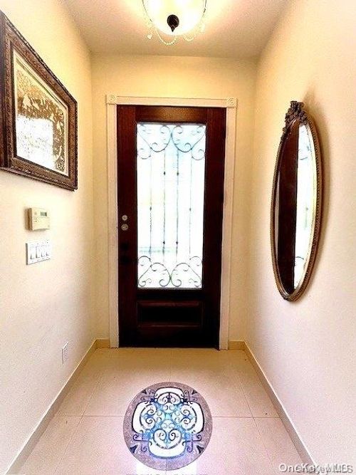 552 Redwood Dr, Cedarhurst, NY, 11516-1041 | Card Image