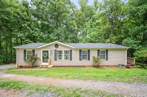 1097 Winn Drive, Moneta, VA, 24121 | Card Image