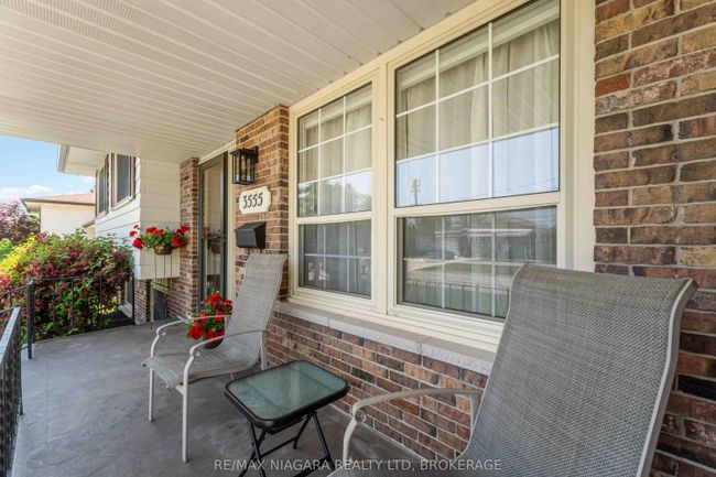 3555 Rapids View Dr, House other with 3 bedrooms, 2 bathrooms and 4 parking in Niagara Falls ON | Image 4