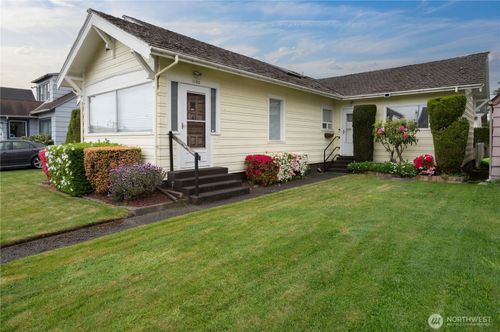 1106 W W Wishkah St, Aberdeen, WA, 98520-6832 | Card Image