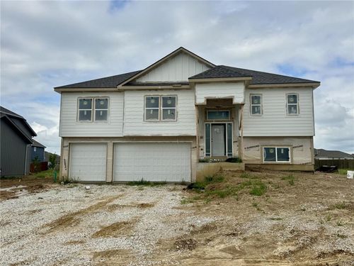 15610 Sheridan Ct, Basehor, KS, 66007-6601 | Card Image