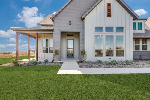 560 Aermotor Loop, Weatherford, TX, 76085-5802 | Card Image