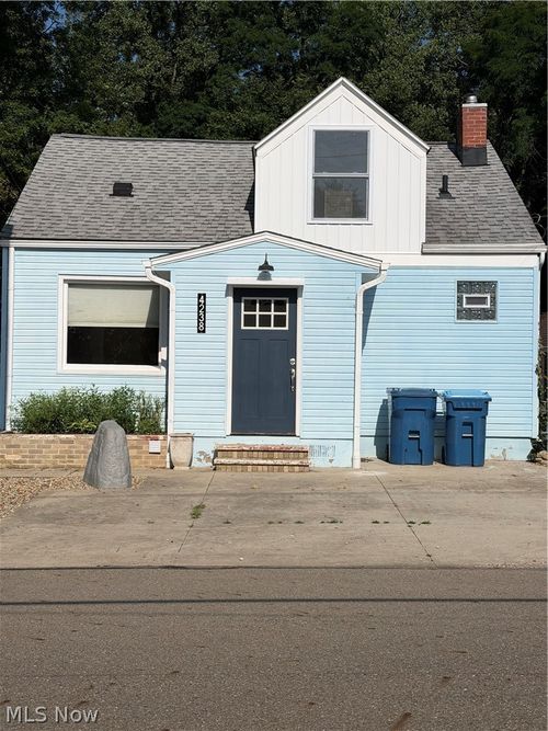 4238 State Park Drive, Akron, OH, 44319 | Card Image