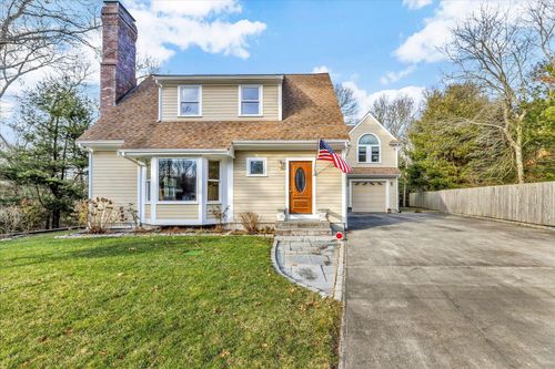 10 Rockledge Dr, North Falmouth, MA, 02556-2807 | Card Image