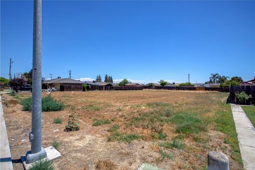 612 East Ave, Livingston, CA, 95334 | Card Image