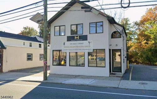 614 Pompton Ave, Cedar Grove, NJ, 07009-1750 | Card Image