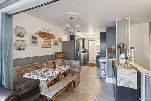 32155 Melton St, Westland, MI, 48186-4937 | Card Image