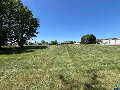 500 N Heritage Pkwy Parkway, Tea, SD, 57064 | Card Image