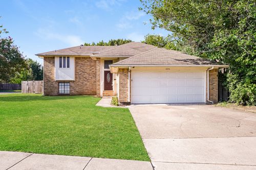 6476 Sudbury Way, North Richland Hills, TX, 76182-4533 | Card Image