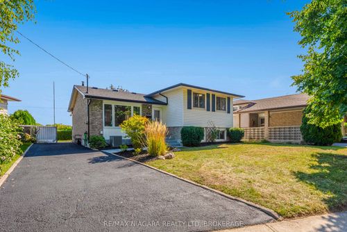 {{alt}} | Card Image