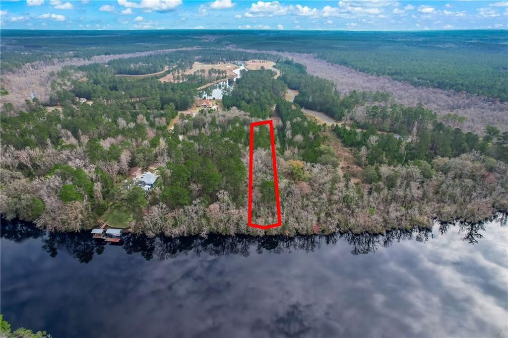 Land in Kingsland