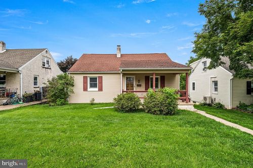 1511 Stirling St, COATESVILLE, PA, 19320-2536 | Card Image