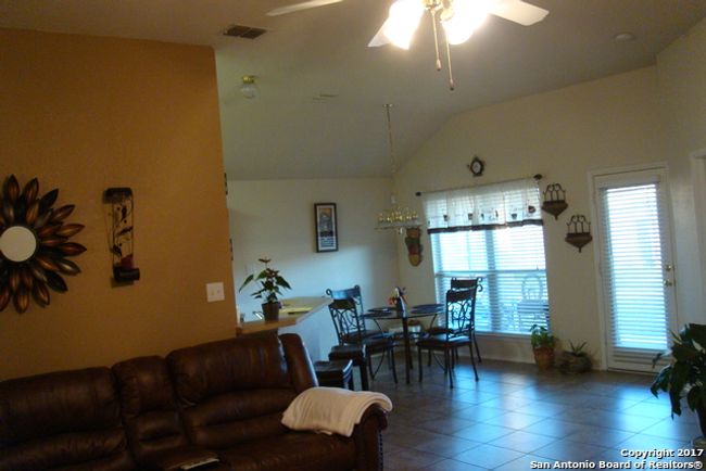 109 Willow Run, House other with 3 bedrooms, 2 bathrooms and null parking in Cibolo TX | Image 10
