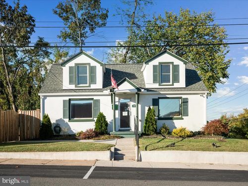 303 W 10th St, FRONT ROYAL, VA, 22630-2803 | Card Image