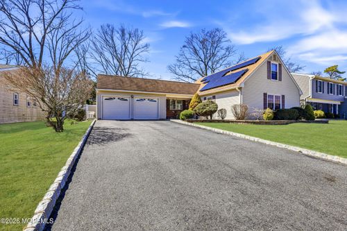 5 Berkshire Dr, Howell, NJ, 07731-2355 | Card Image