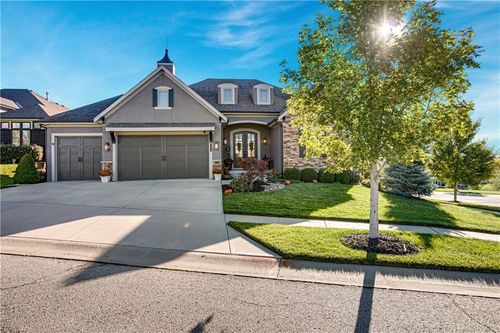 17225 Bradshaw St, Overland Park, KS, 66221-7601 | Card Image