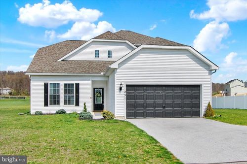 251 Piedmont Way, HANOVER, PA, 17331-9825 | Card Image