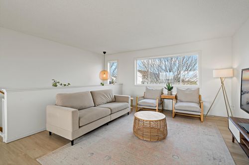 4372 Blakewood Dr, Shakopee, MN, 55379-5000 | Card Image