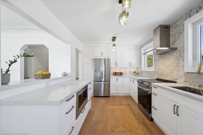 272 E 35 Th St, House other with 4 bedrooms, 2 bathrooms and 3 parking in Hamilton ON | Image 6