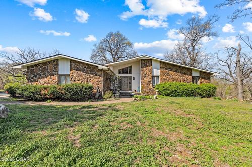4427 Edgewood Cir, Loma Linda, MO, 64804-8881 | Card Image