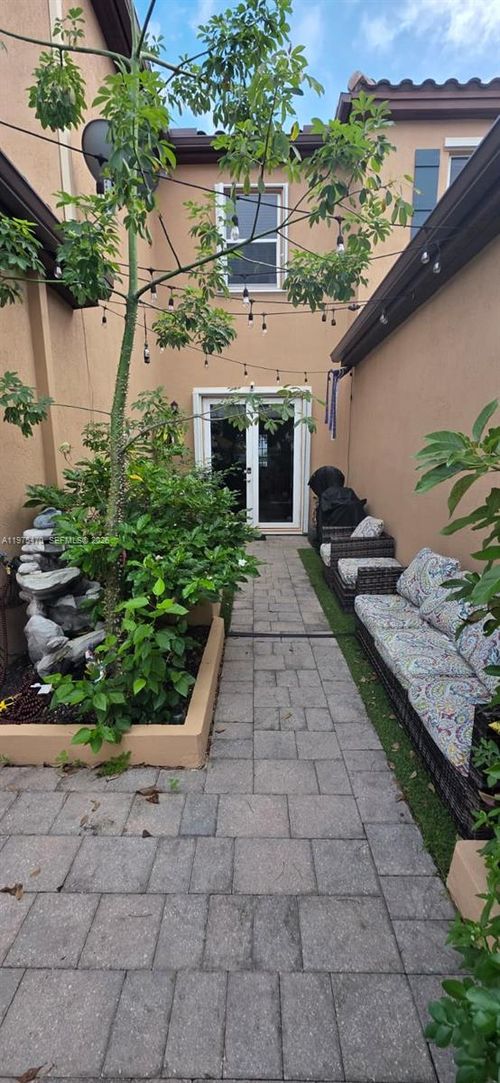 17135 Sw 96th St, Miami, FL, 33196-4761 | Card Image