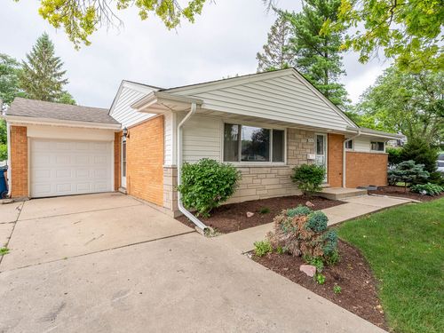 454 E Park Ave, Elmhurst, IL, 60126-3611 | Card Image