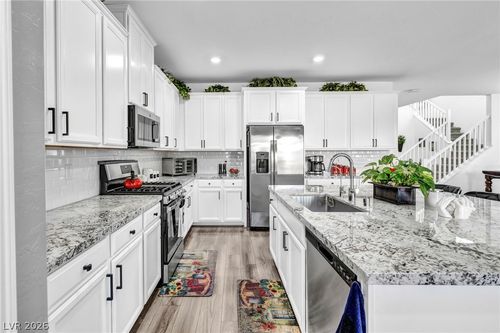 4817 Royal Magnolia St, North Las Vegas, NV, 89031-5124 | Card Image