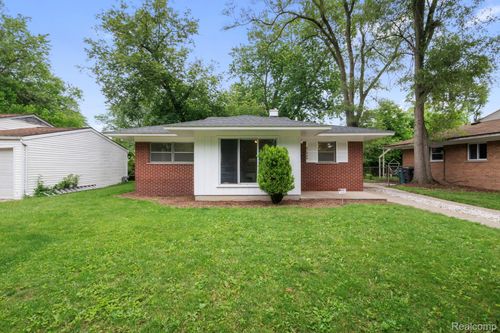 21920 Morton St, Oak Park, MI, 48237-2930 | Card Image
