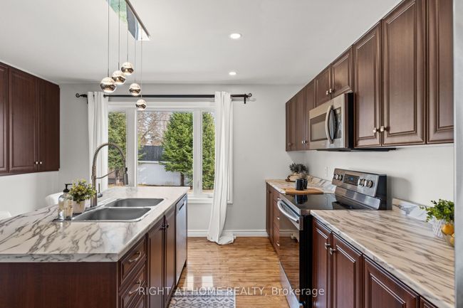 74 Vancourtland St N, House other with 3 bedrooms, 3 bathrooms and 2 parking in Arnprior ON | Image 11