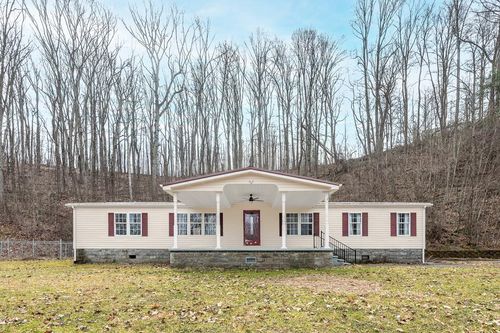 207 Ashcrest Ct, Bluefield, WV, 24701-6735 | Card Image