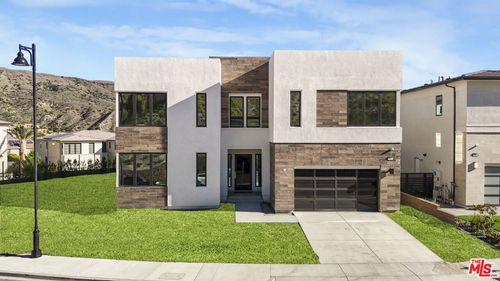 11862 N Hillsborough Ln, Porter Ranch, CA, 91326-4980 | Card Image