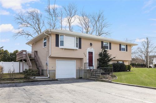 250 Brownell Ln, Portsmouth, RI, 02871-1603 | Card Image