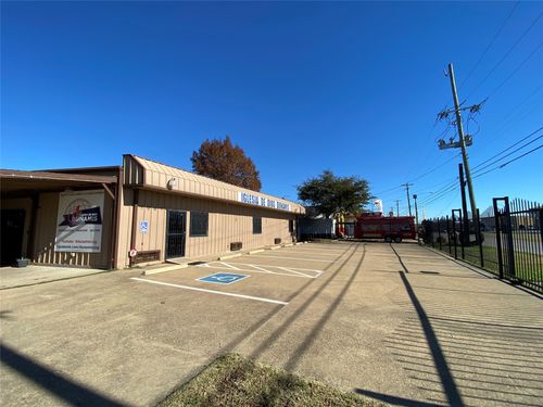7041 Military Pkwy, Dallas, TX, 75227-3817 | Card Image