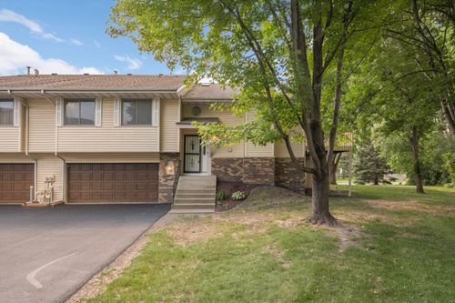 906 Evergreen Dr, Burnsville, MN, 55337-6721 | Card Image