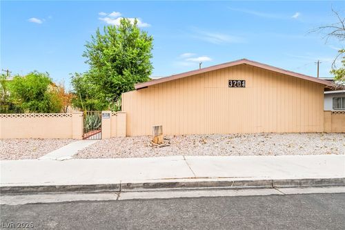 3-3204 N Michael Way, Las Vegas, NV, 89108-4963 | Card Image